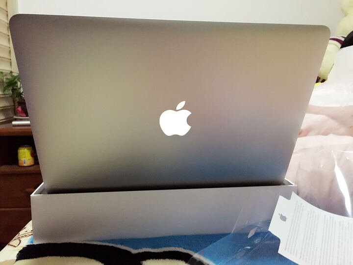 Apple MacBook Air 13.3英寸笔记本电脑 银色(