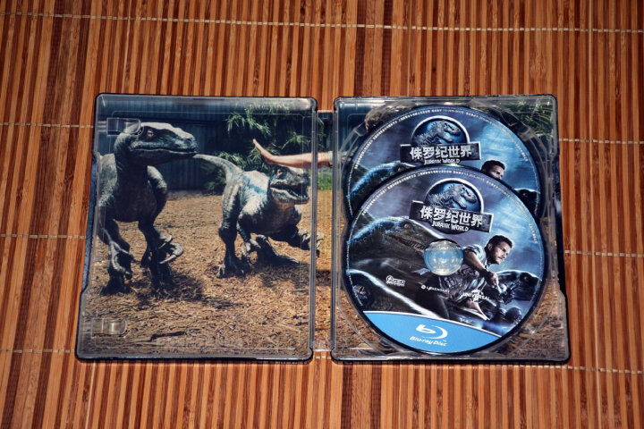 侏罗纪世界丹麦进口限量铁盒（赠送恐龙漫画纪念卡）（蓝光碟 3DBD+BD50） 晒单图