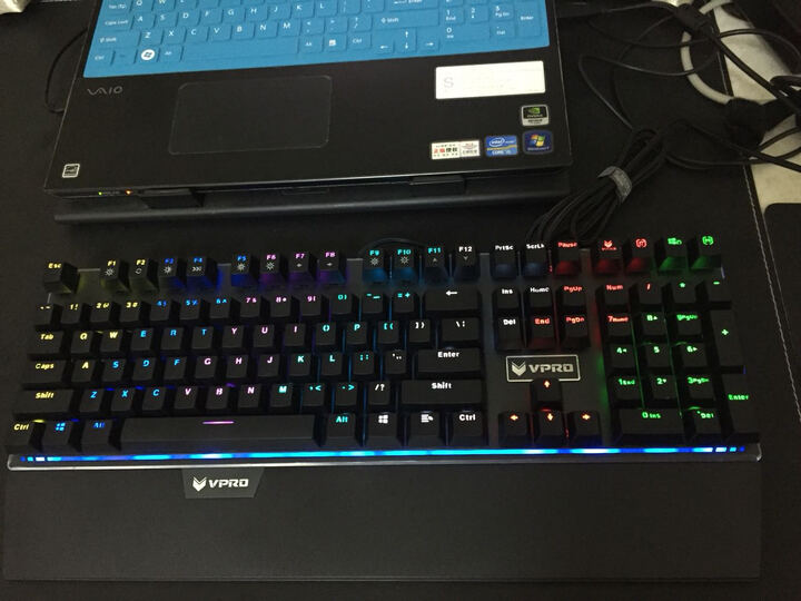 雷柏(Rapoo)V720 RGB全彩背光 电竞机械键盘