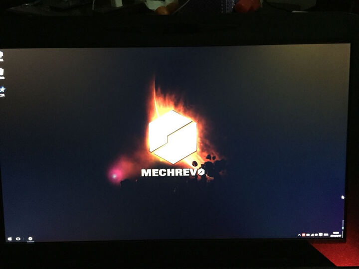 机械革命MR系列:屏幕漏光也有点严重。ips屏