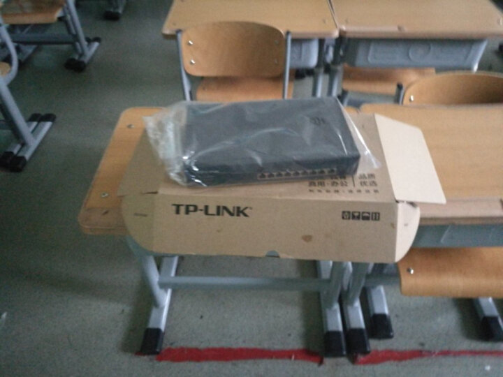 TP-LINK TL-SL1218PE-Combo 16口百兆POE交换机 2千兆口+2千兆光纤口 晒单图