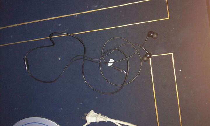 音)带线控入耳式 手机耳机 黑色(适用于苹果\/三