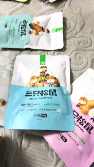 三只松鼠 坚果炒货 休闲零食 麻辣花生125g/袋 晒单图
