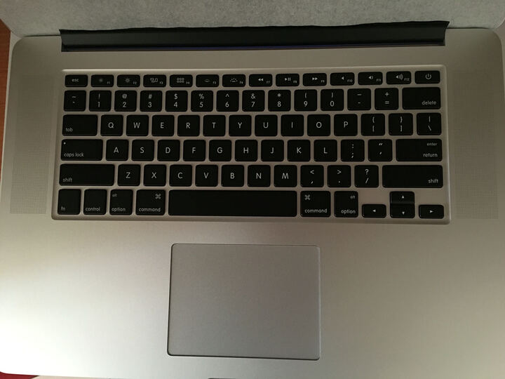 Apple MacBook Pro 15.4英寸笔记本电脑 银色