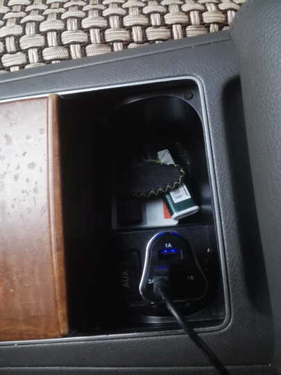 (LHOTSE)LH-04 车载充电器 点烟器式三USB车