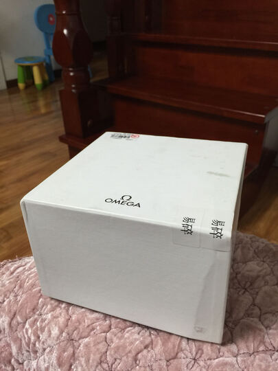 欧米茄男士手表:比专柜便宜挺多,网上买贵点的