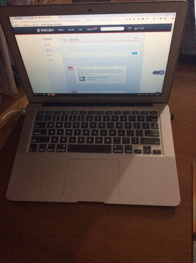 Apple MacBook Air 13.3英寸笔记本电脑 银色(