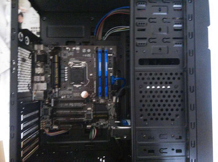 英特尔(Intel) 酷睿i3-4370 22纳米 Haswell架构盒