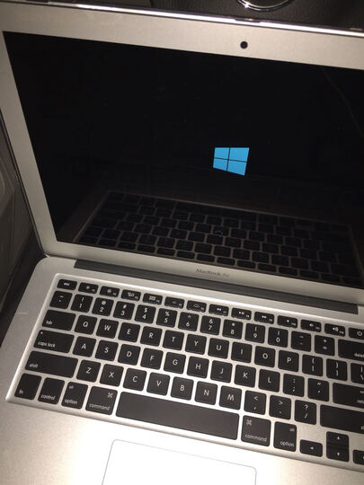 Apple MacBook Air 13.3英寸笔记本电脑 银色(