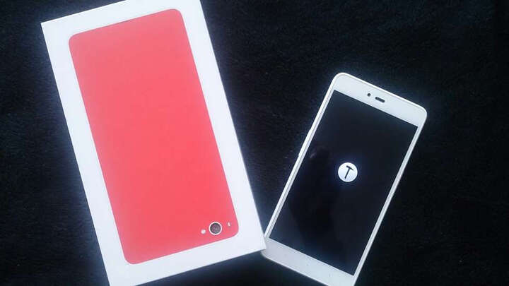 锤子 坚果 32GB 红色 移动联通4G手机 双卡双