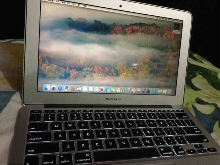 Apple MacBook Air 11.6英寸笔记本电脑 银色(