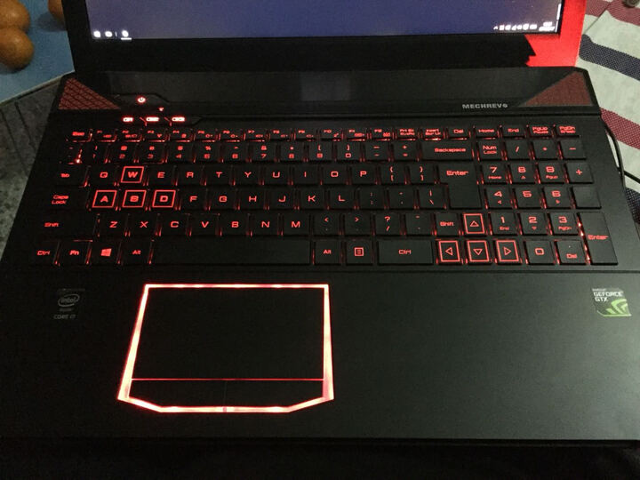 机械革命MR系列:屏幕漏光也有点严重。ips屏