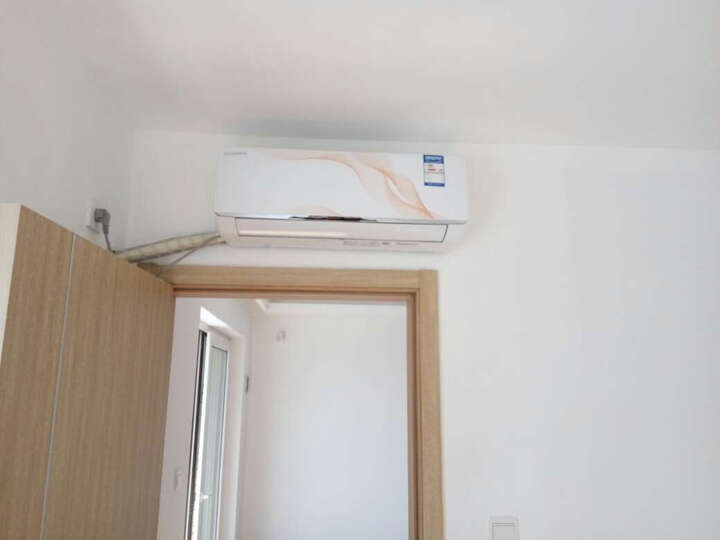 科龙(Kelon) 大1匹 定速 冷暖 隐藏式显示屏 壁挂