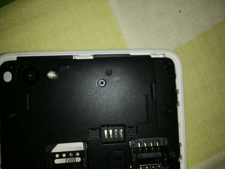 锤子坚果:颜值高,系统流畅!充电太慢!*作为备用