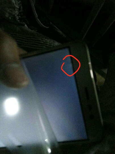 OM)高配版标配--手机还可以 就是屏幕左上角那