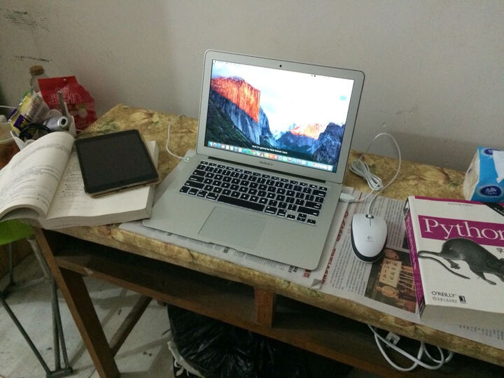 Apple MacBook Air 13.3英寸笔记本电脑 银色(