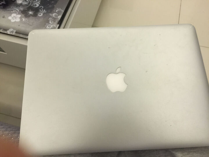 Apple MacBook Air 11.6英寸笔记本电脑 银色(