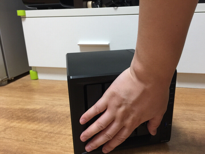 群晖(Synology)DS418play 双核心 4盘位NAS网络存储服务器 (无内置硬盘 ) 晒单图