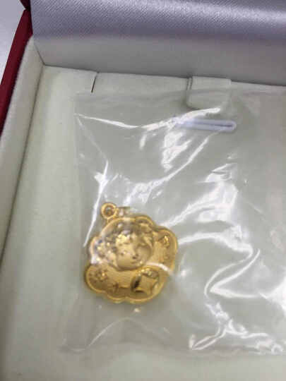 周大福 活泼可爱 宝宝金锁 足金黄金吊坠(工费