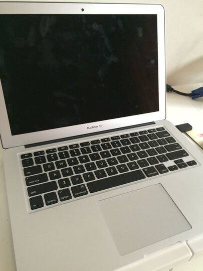 Apple MacBook Air 13.3英寸笔记本电脑 银色(