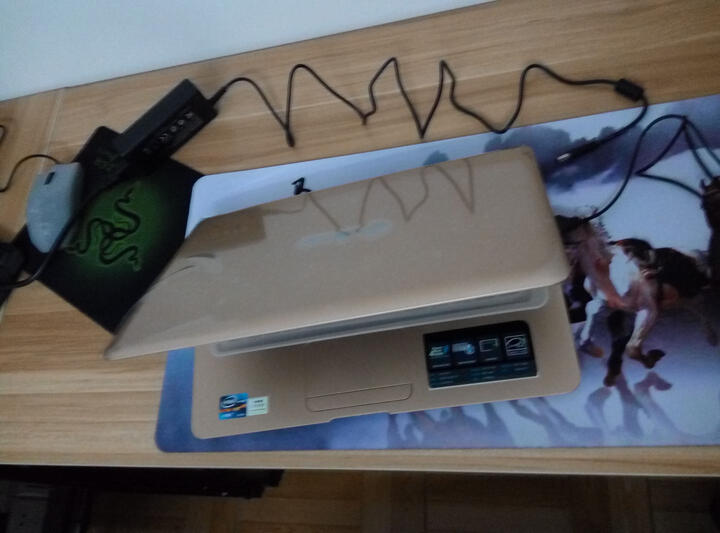 戴睿(dere) D17 14英寸 四核游戏本 时尚超薄笔