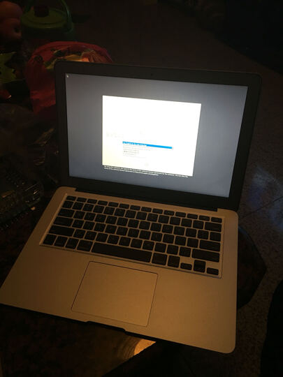 Apple MacBook Air 13.3英寸笔记本电脑 银色(