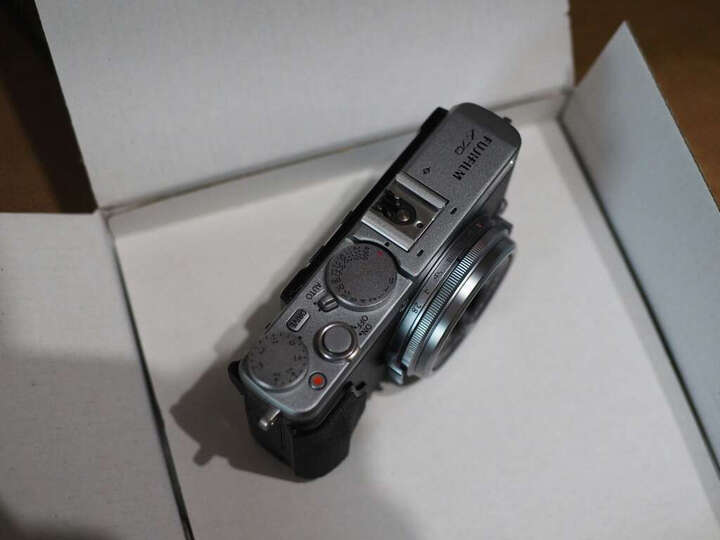 富士X70:大爱呀,机身小巧玲珑,方便携带。画质