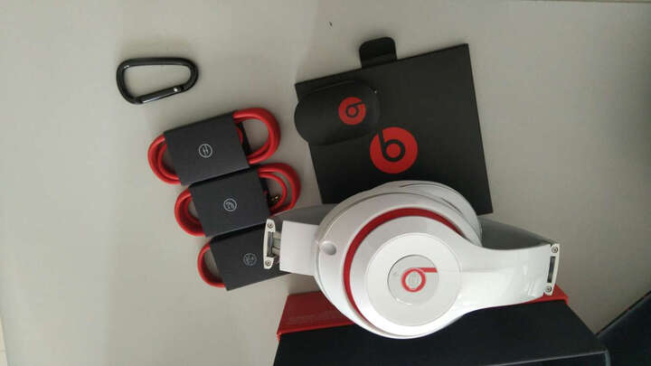 Beats Studio2.0 头戴式耳机 - 白色 录音师二代