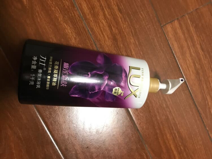力士(LUX)沐浴露 闪亮冰爽 爽肤沐浴乳1000g(新老包装随机发货) 晒单图
