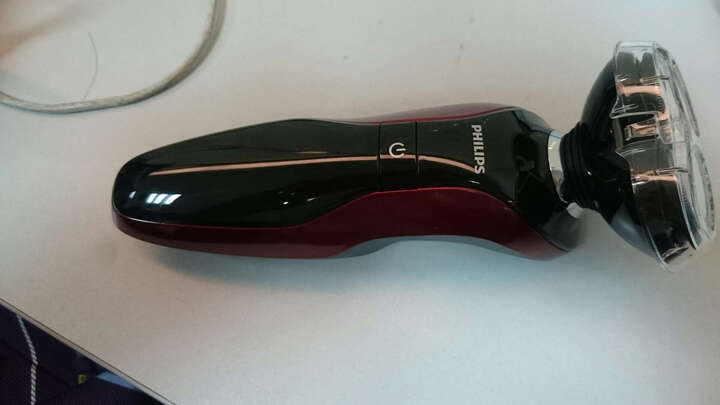 飞利浦(PHILIPS)S538\/12 电动剃须刀 AutoFoc
