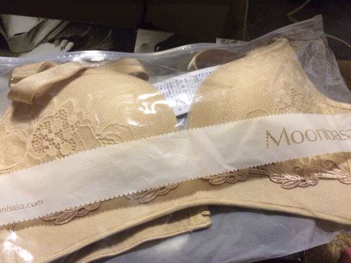 梦芭莎无钢圈<em>文胸</em> 女士一片式聚拢调整型<em>小胸</em>