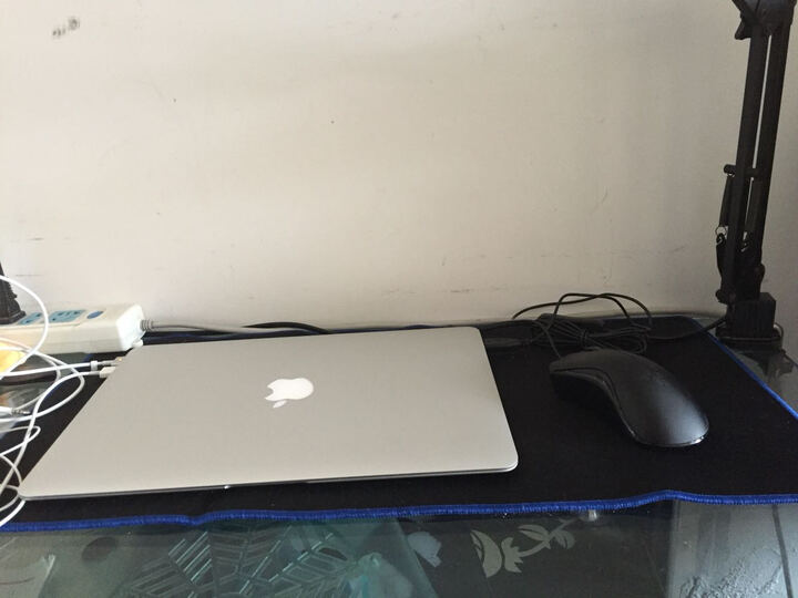 Apple MacBook Air 13.3英寸笔记本电脑 银色(