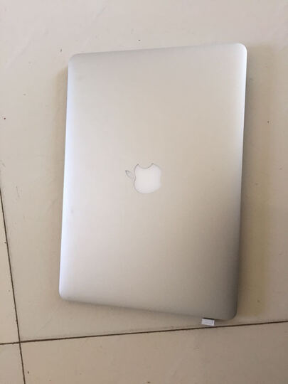 Apple MacBook Air 13.3英寸笔记本电脑 银色(