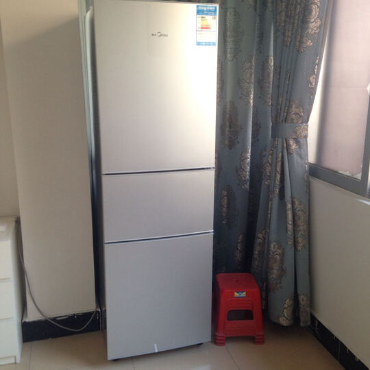 美的(Midea) BCD-206TM(E) 206升 三门冰箱 节