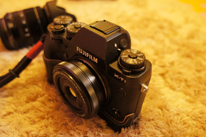 富士(FUJIFILM)XF27mm F2.8 饼干镜头 仅78克