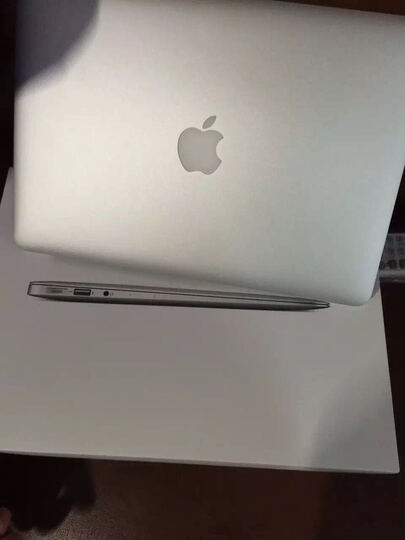 Apple MacBook Air 13.3英寸笔记本电脑 银色(