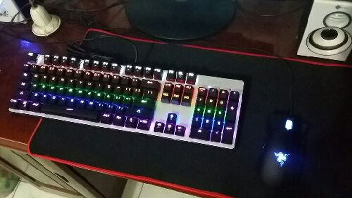 灵逸黑寡妇机械键盘背光游戏机械键盘鼠标套装