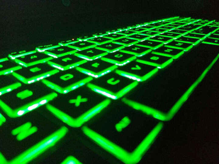 惠普(HP)WASD 暗影精灵 15.6英寸游戏笔记本