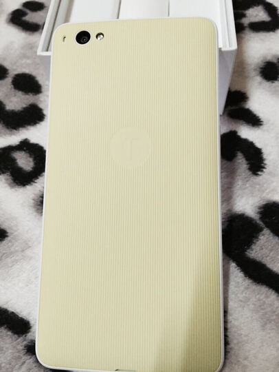 锤子坚果:感觉非常好 价格便宜 质量优良 有点