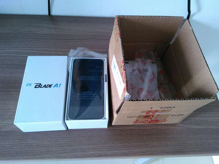 中兴 Blade A1(C880U) 16G 灵动白 移动4G手机