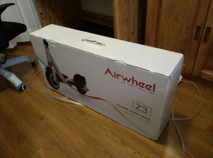 Airwheel 爱尔威电动滑板车 锂电池折叠迷你电动车 城市便携电瓶车 Z3 15-20KM 晒单图