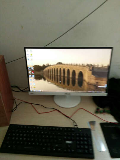 华硕(ASUS)VC239H-W 23英寸超窄边滤蓝光不