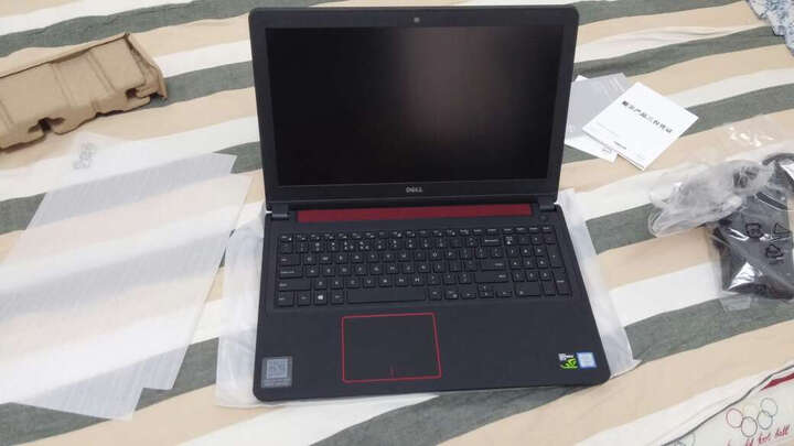 戴尔游匣:掉价太快,玩lol有时候会卡顿。加固态