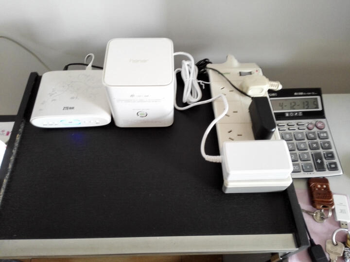 华为荣耀路由Pro:京东自营的快递,晚上9点付的