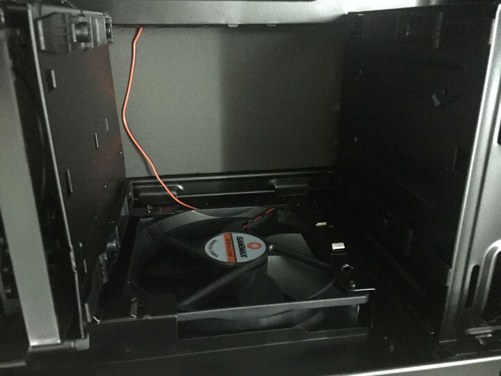 游戏帝国轻风健侠:机箱中的鼠式坦克,元首角度