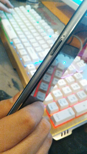 努比亚大牛4 Z9 Max:外观还行,就是没卡槽。我