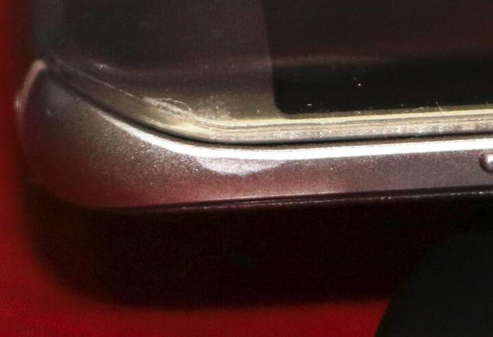 三星Galaxy S7 edge(G9350):2次销售 曲屏发绿