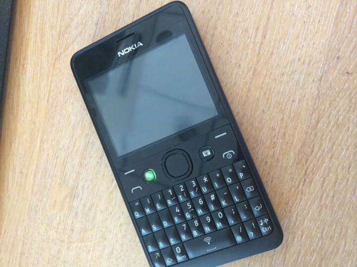 诺基亚(NOKIA) Asha 210 微信版 (黑色)--太差了