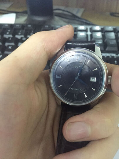 飞亚达机械男士手表:皮带偏硬,对比某猫旗舰店