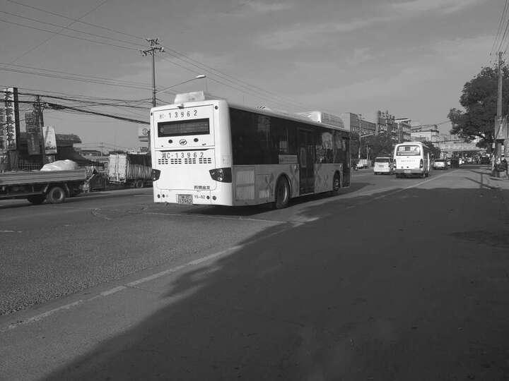 华为P9:老实说吧,电板不耐用,触屏有时候不灵